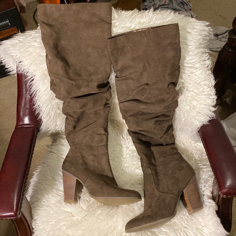 Carlos Over the knee faux suede heeled boots brown size 9.5